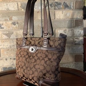 Coach Signature Hampton Turn-Lock Tote EUC